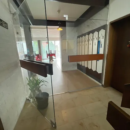 De Lux 3*