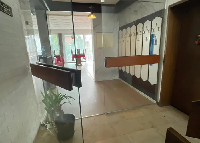 De Lux 3*